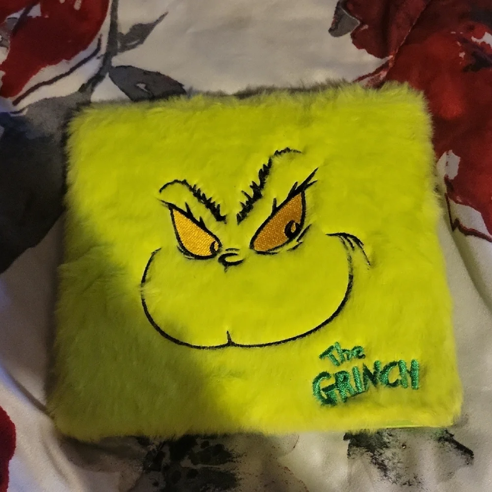 The Grinch Eyeshadow Palette